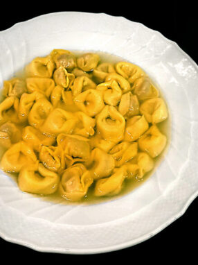 tortellini in brodo