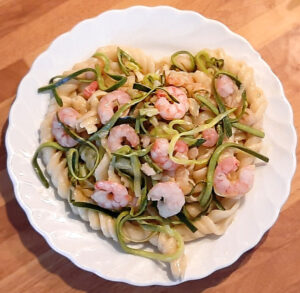 Fusilli ai gamberetti, zucchine e spumante