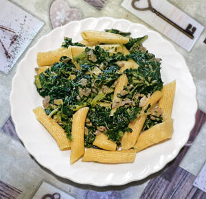Pasta cavolo nero e salsiccia