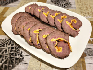 tasca di manzo ripiena - tagliato tasca di manzo ripiena - tagliato