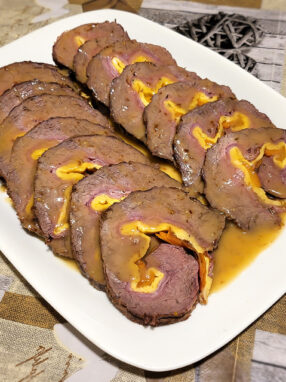 rollè o tasca di manzo ripieno - servito