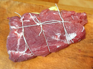 tasca di manzo ripiena - legatura tasca di manzo ripiena - legatura