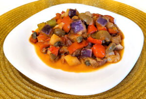 Caponata siciliana di melanzane e peperoni