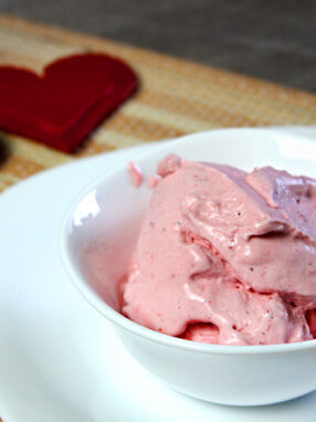 gelato alle fragole - servito