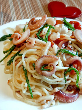 pasta moscardini salicornia e pomodorini