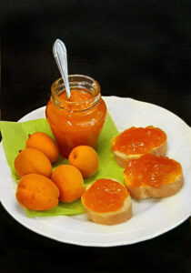 Confettura extra di albicocche