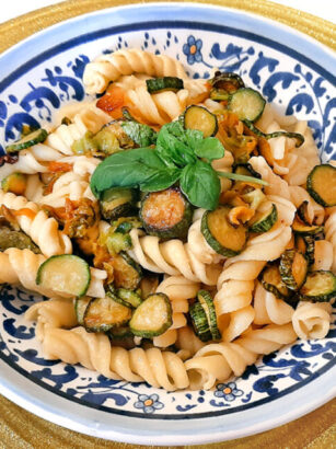 pasta con le zucchine fritte
