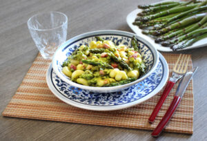 Pasta agli asparagi e pancetta