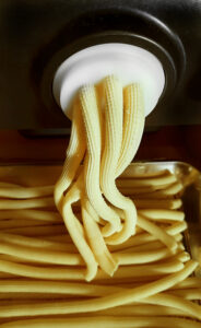 macchina per la pasta - rigatoni e penne