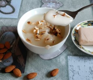 Crema di latte di mandorle