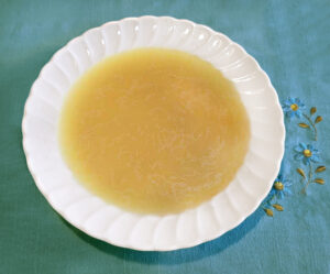Brodo di cappone o di pollo