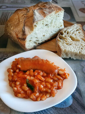 fagioli all uccelletto e salsiccia