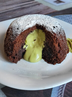 plum-cake al cioccolato ripieno al pistacchio