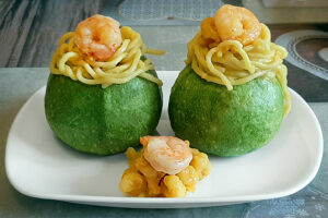 spaghetti alle mazzancolle e crema di zucchine tonde spaghetti alle mazzancolle e crema di zucchine tonde