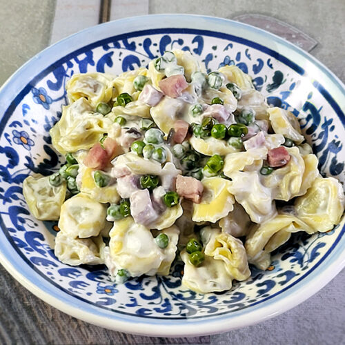 Tortellini panna prosciutto e piselli