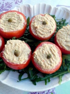 pomodori ripieni di tonno- piatto finito