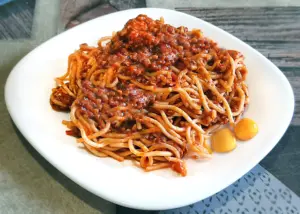 Pasta al sugo di lupini (di terra)