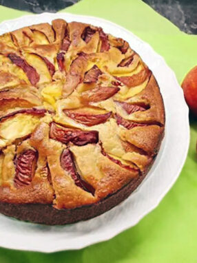 torta alle pesche finita