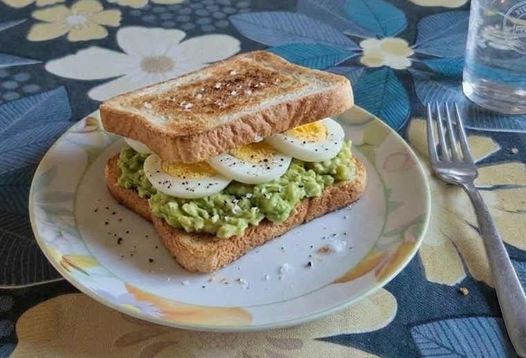 toast uovo sodo verdure